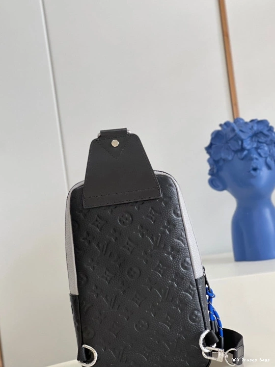 AAA Pruses Bags AVENUE SLINGBAG LOUIS VUITTON 0711